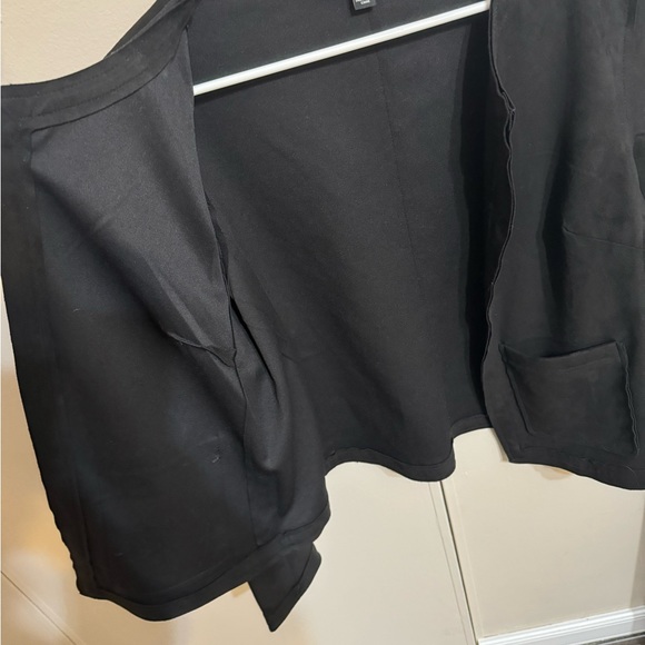 NWOT Ladies Black Jacket Size L - Picture 2 of 4